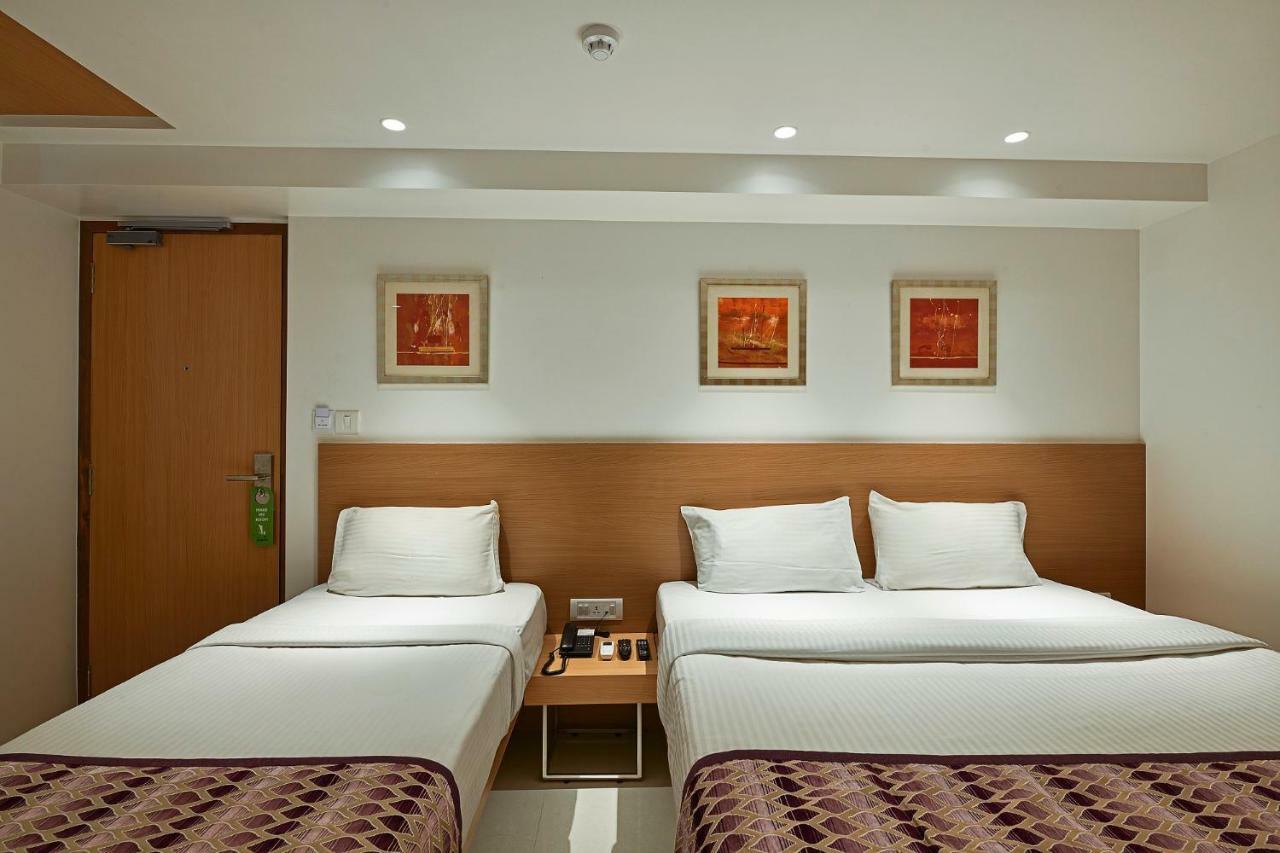 Hotel Leafio-Near Airport Мумбай Екстериор снимка